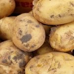 Porque é que as donas de casa inteligentes não deitam fora as cascas de batata: um desperdício humilde com uma missão nobre porque-e-que-as-donas-de-casa-inteligentes-nao-deitam.jpg